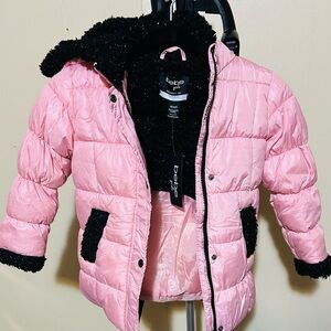 Bebe Girls puffer Pink & Black Jacket size 5/6 NWT